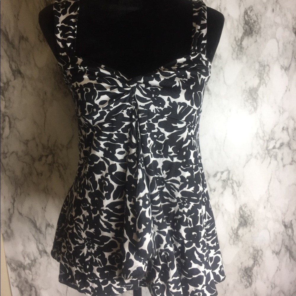 Michael Kors SZ M Black & White Floral Flowy Tank